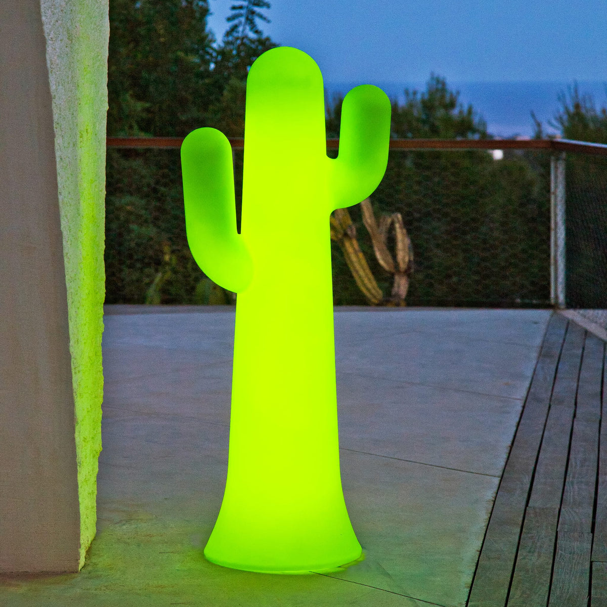 Pancho Floor Lamp: Vibrant Efficient Lighting – Nüline Distribution