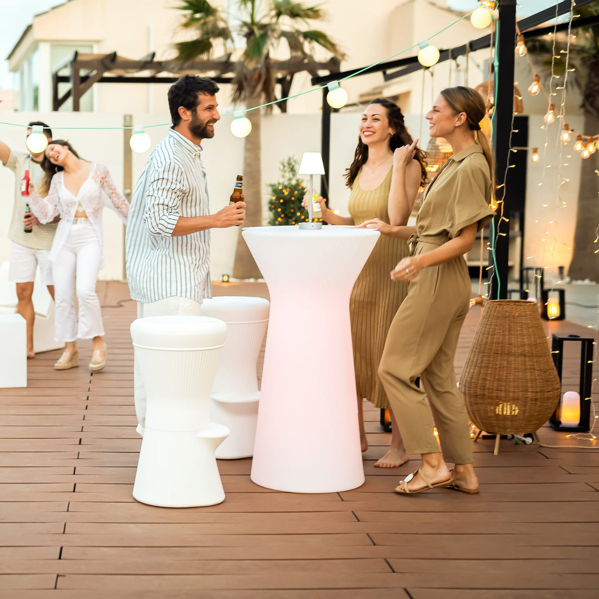 Capri 110 LED Bar Table by Newgarden – Nüline Distribution